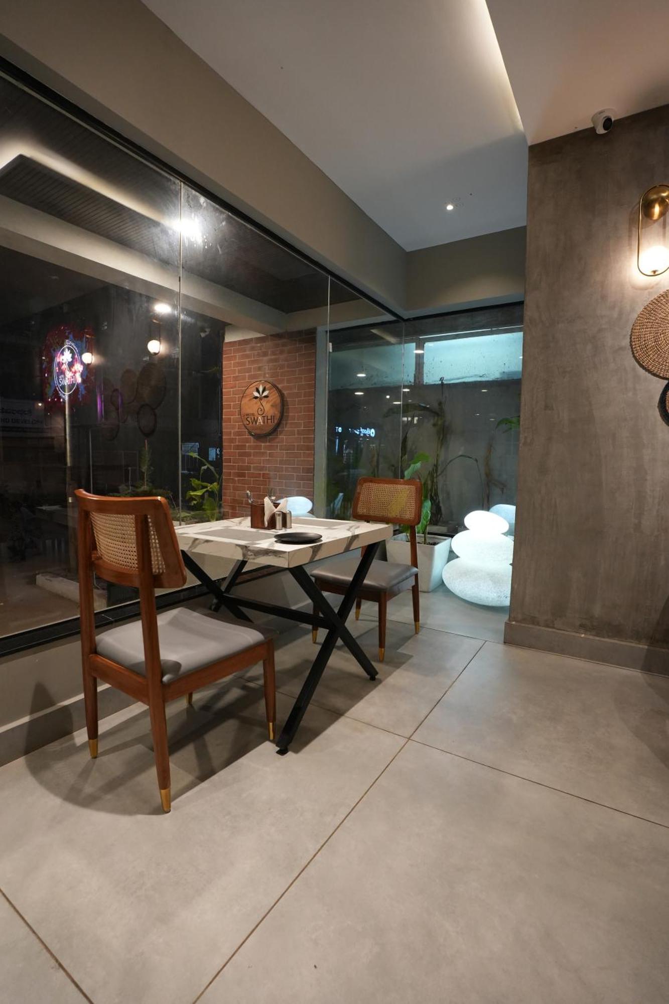 Hotel Swathi 호스펫 외부 사진
