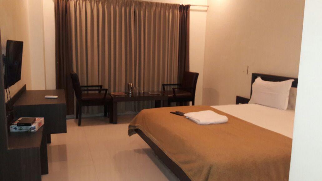 Hotel Swathi 호스펫 외부 사진